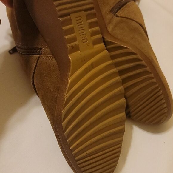 Munro brown wedge booties size 8 - Picture 4 of 7
